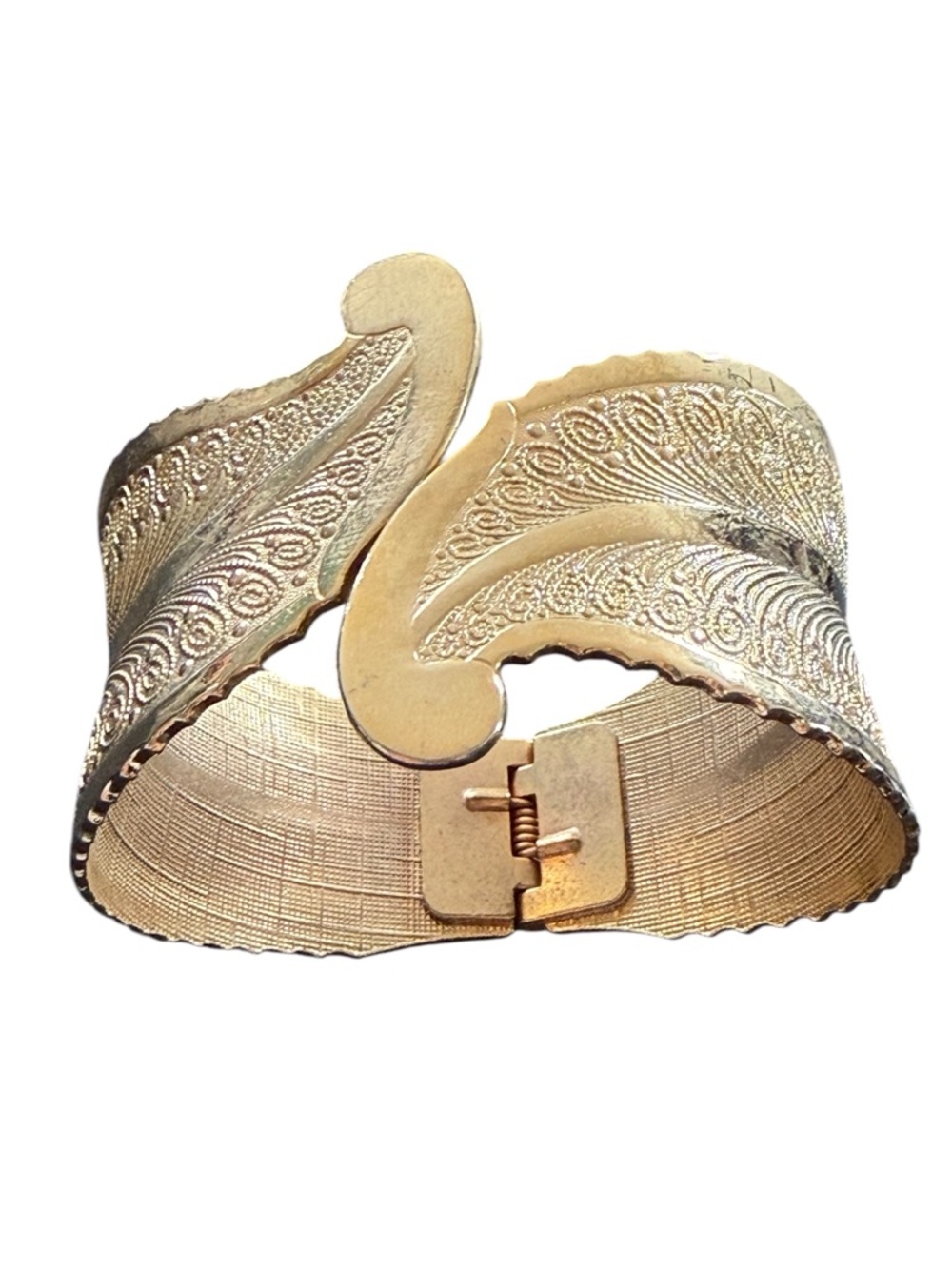 Vintage gold-tone textured leaf hinged cuff bracelet Boho style